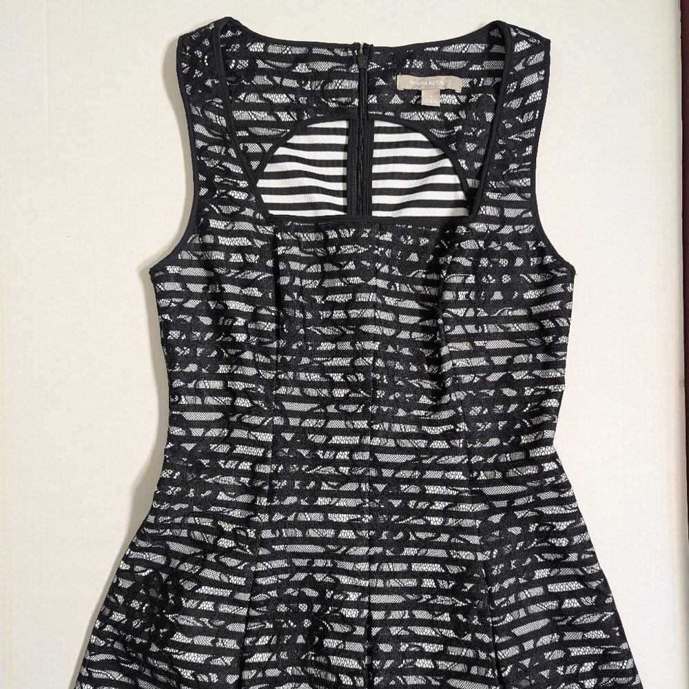 Banana Republic Fit And Flare Pleated Lace Overlay Dress Size 6 - Picture 11 of 13